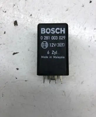 Audi A4 S4 B8 8K Glow plug pre-heat relay 4E0907282A 0281003029 639