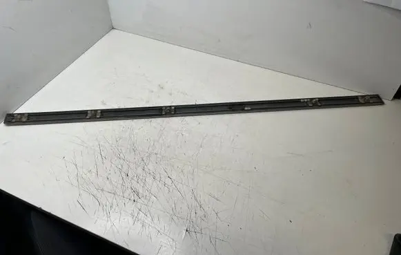 BMW 5 E39 Front door trim (molding) 7004024