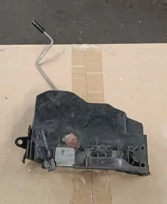 BMW X3 F25 Front door lock 7276681