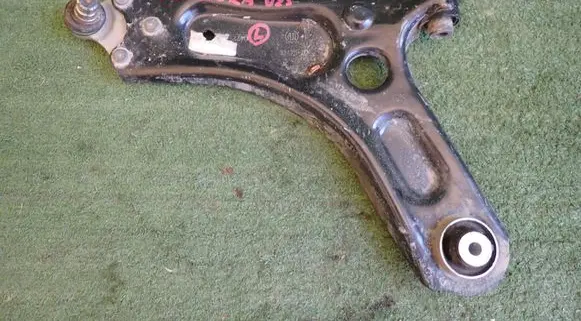 Opel Frontera Front lower control arm/wishbone 