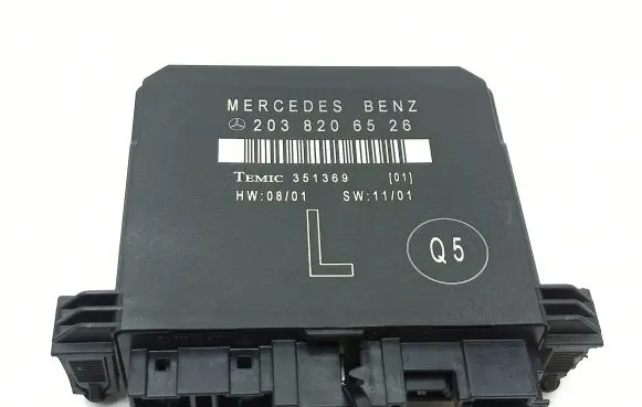 Mercedes-Benz C W203 Door control unit/module 2038206526 351369