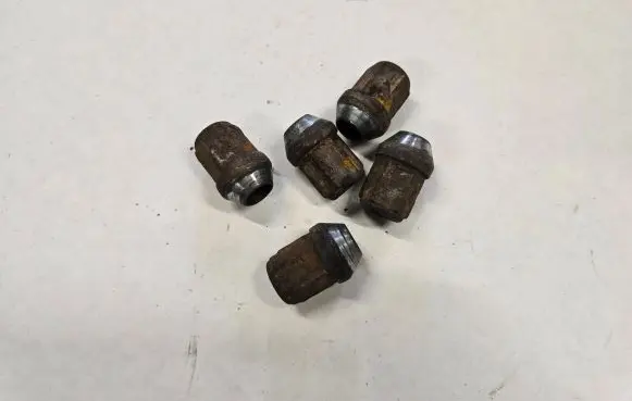 Mazda CX-7 Nuts/bolts 