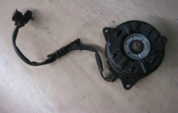 Honda Insight Electric radiator cooling fan