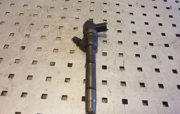 Hyundai i40 Fuel injector 338002A800 0445110411