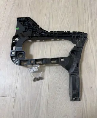 Volkswagen Arteon Rear bumper mounting bracket 3G8807356