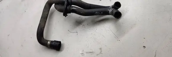 Volkswagen PASSAT B5.5 Engine coolant pipe/hose 8d0819373N