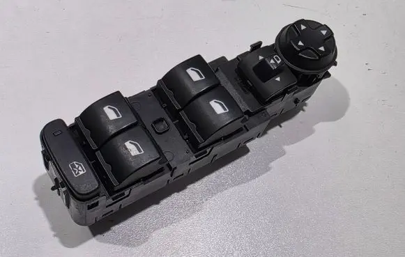 Citroen C4 II Picasso Electric window control switch 96788273zd