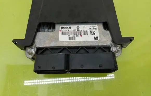 Saab 95 - 96 Engine control unit/module 0281013568