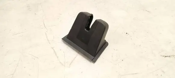 Skoda Octavia Mk4 Tailgate/boot lid lock trim 5e7827520