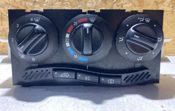 Mercedes-Benz A W168 Climate control unit 1688300485 0123499