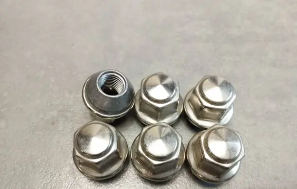 Volkswagen Amarok II Nuts/bolts 