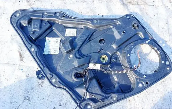 Volkswagen Tiguan Front door electric window regulator 5n0839730f 5n0839462a