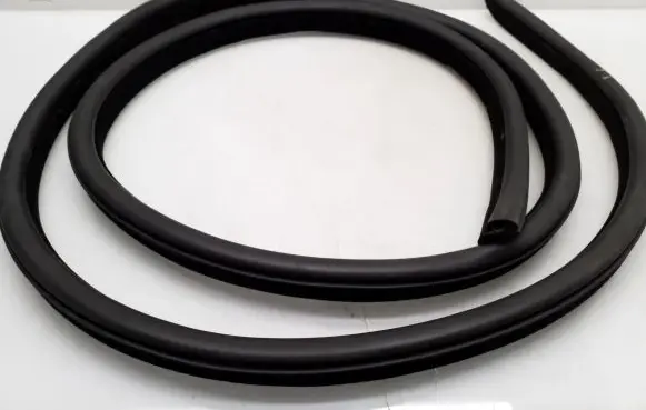 Land Rover Range Rover L405 Front door rubber seal