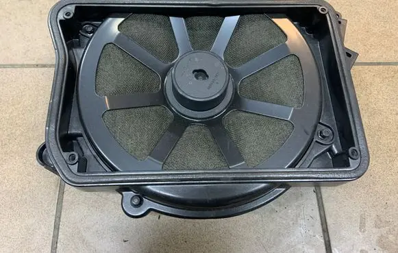 Audi A6 S6 C7 4G Subwoofer speaker 4G2035709