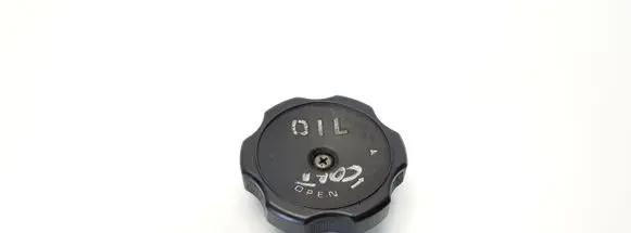 Mitsubishi Colt Oil filler cap