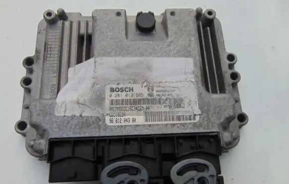 Peugeot 308 Engine control unit/module 9661204380