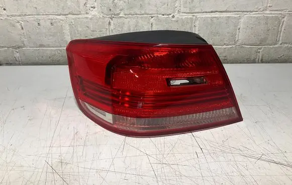 BMW 3 E92 E93 Rear/tail lights 7162301 480501 HLE93T1