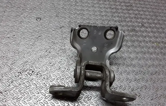Suzuki Grand Vitara I Rear door lower hinge