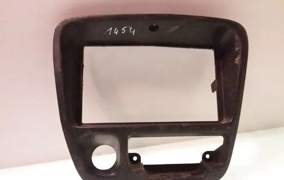Suzuki Grand Vitara I Radio/GPS head unit trim 