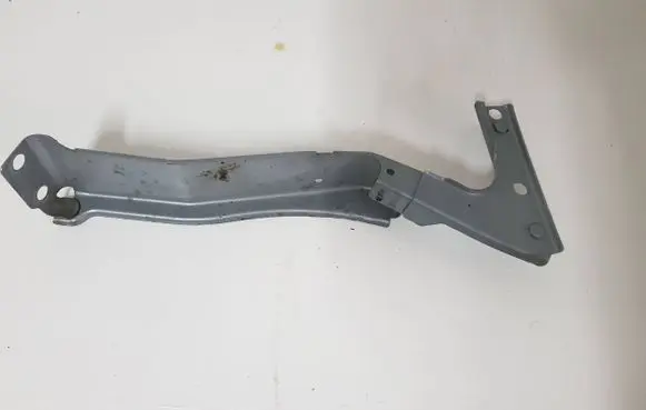 Audi A5 8T 8F Fender mounting bracket 8T0821136A