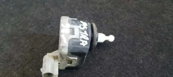 Opel Astra G Headlight level adjustment motor 90590665