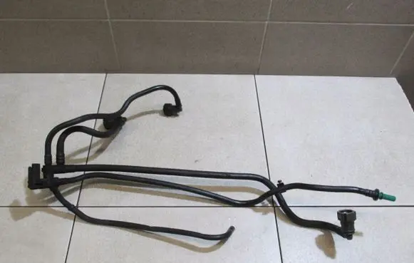 Ford Fiesta Fuel line/pipe/hose 