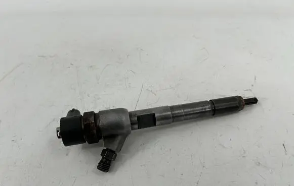 Opel Combo C Fuel injector 0445110083