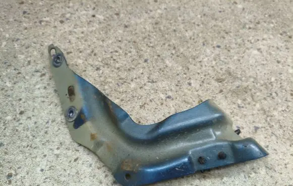 Volkswagen Tiguan Allspace Fender mounting bracket 5NA821136C