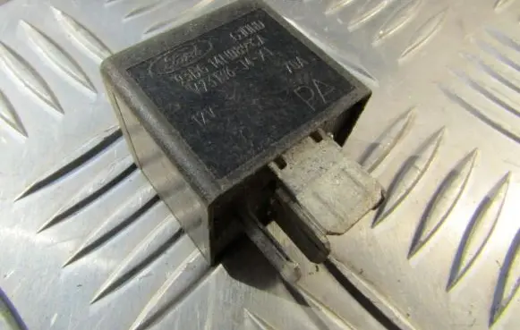 Ford Mondeo MK I Other relay 93BG14N089CA V23136-J4-X1