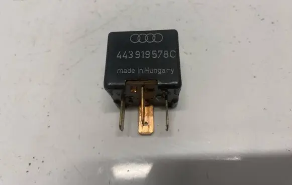 Audi A6 S6 C5 4B Other relay 443919578c 899519