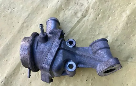 Mercedes-Benz C W204 EGR valve A0021406260
