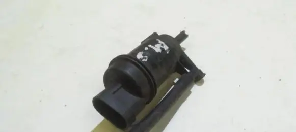 Renault Master II Windscreen/windshield washer pump