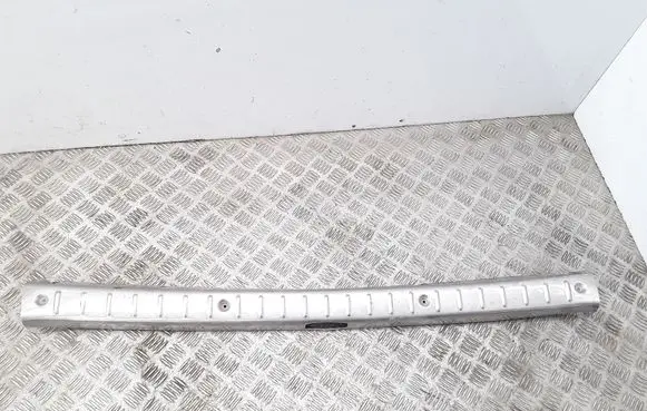 Trunk/boot sill cover protection