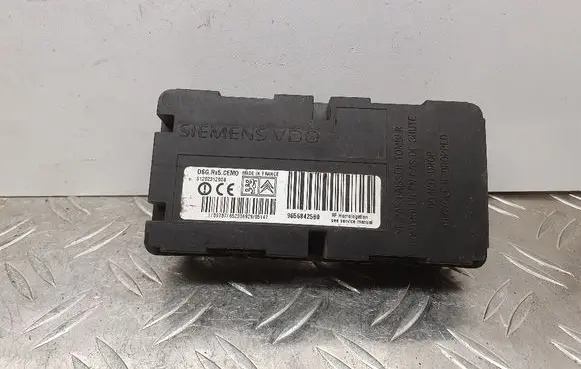 Peugeot 607 Comfort/convenience module 9656842580 S120231200B
