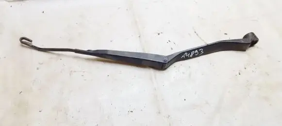 Toyota RAV 4 (XA20) Front wiper blade arm