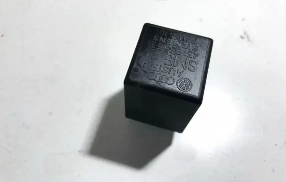 Audi A8 S8 D2 4D Other relay 431955531