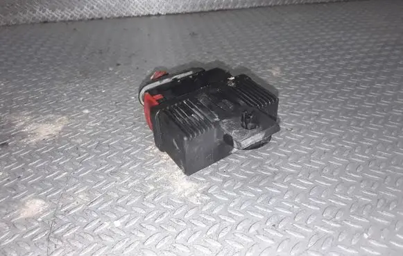 Citroen C4 I Glow plug pre-heat relay 240107