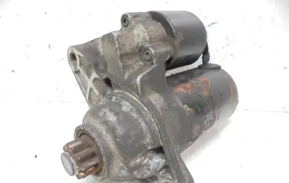 Volkswagen Polo Starter motor 02T911023E