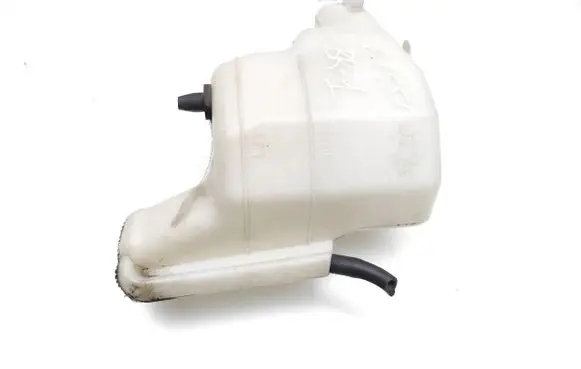 Windshield washer fluid reservoir/tank