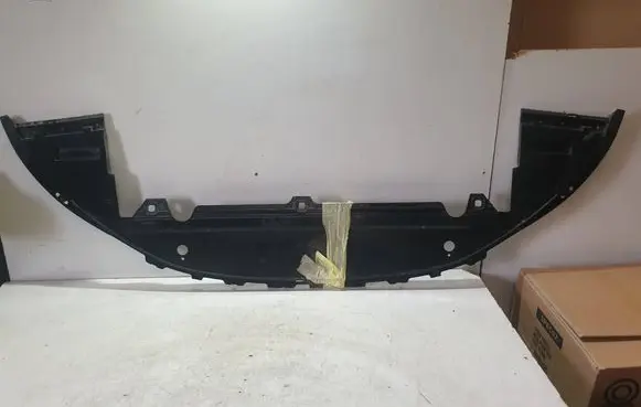 Volvo V70 Front bumper skid plate/under tray 30655172