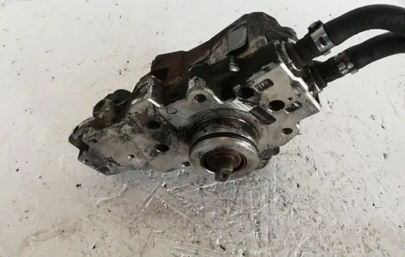 Mercedes-Benz E W211 Fuel injection high pressure pump 0445010078 6480700001