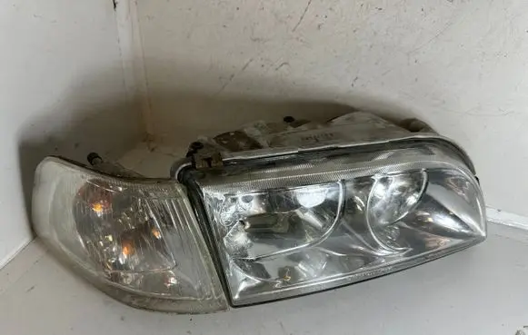 Volvo S40 Headlight/headlamp 30899682 1AG00786133
