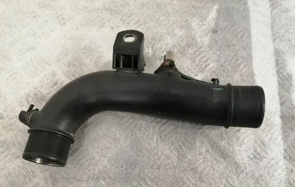 Toyota Avensis T250 Intercooler hose/pipe 173620R010