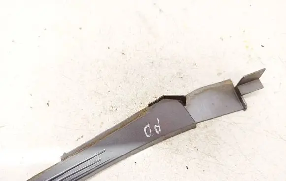 Opel Zafira B Fender end trim 13142287