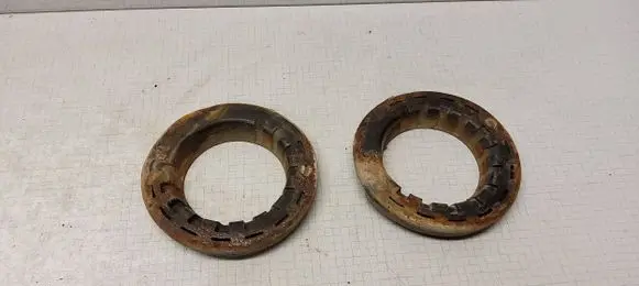 Opel Frontera B Rear coil spring rubber mount 