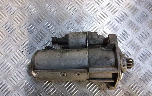 Volkswagen Caddy Starter motor 020911023R