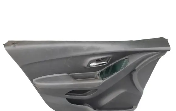 Chevrolet Trax Front door card panel trim 95367632