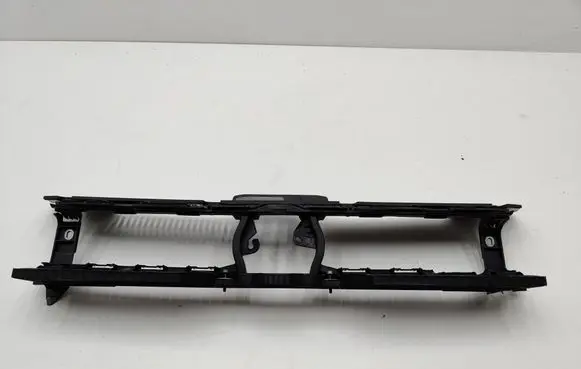 Volkswagen Polo VI Front grill 2G0805705E