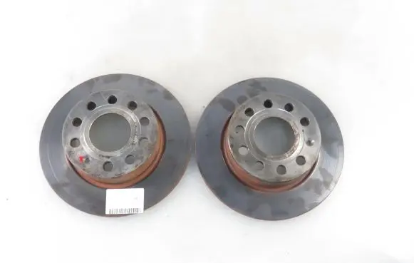 Volkswagen Golf V Rear brake disc