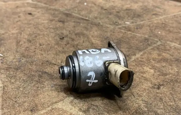 BMW 5 E60 E61 Hydraulic servotronic pressure valve P286B